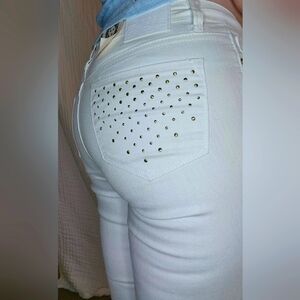 Anne Klein Stretchy White Ankle Length Jeans with Pocket Embellishments …